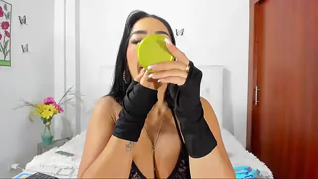 Snapshot of VenussVega chatting on February 15, 12:54 pm VenussVega online show from February 15, 12:54 pm