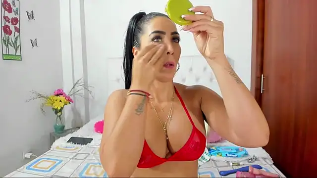 Snapshot of VenussVega chatting on February 20, 6:24 pm VenussVega online show from February 20, 6:24 pm