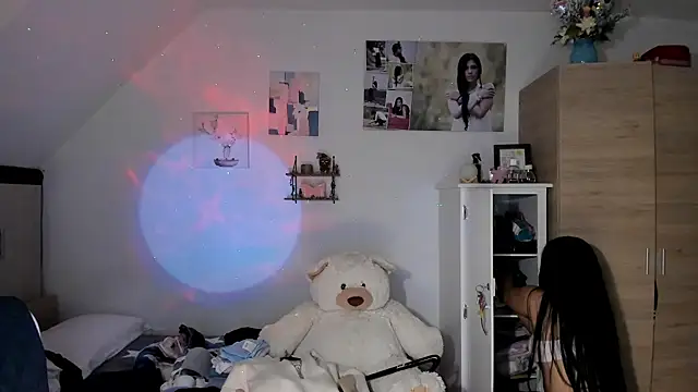 VeronikaOlsen online show from October 29, 9:05 pm