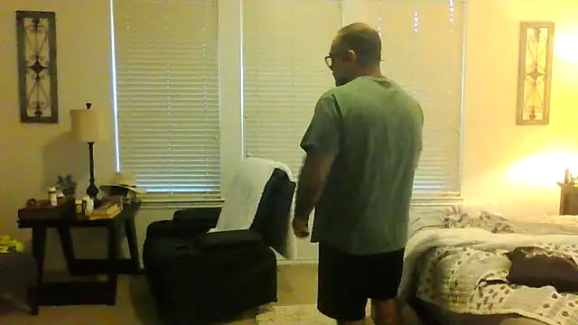 Snapshot of chainjulious chatting on June 9, 12:39 pm chainjulious online show from June 9, 12:39 pm