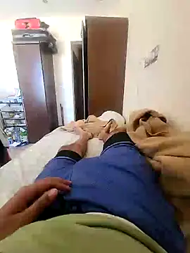 DesiRocco7 online show from November 1, 8:05 am