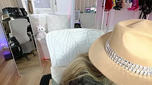 Tawny cox online show from February 21, 8:59 am