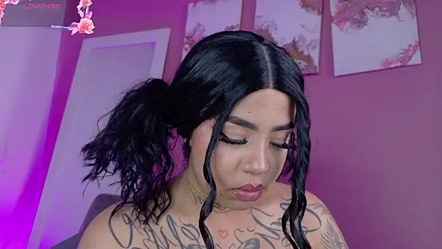 foxxy-lov3 online show from April 27, 1:42 pm