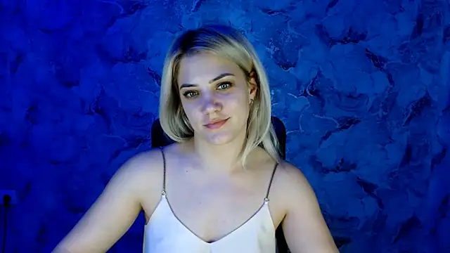 Snapshot of nika_gold1 chatting on December 15, 6:26 pm nika gold1 online show from December 15, 6:26 pm