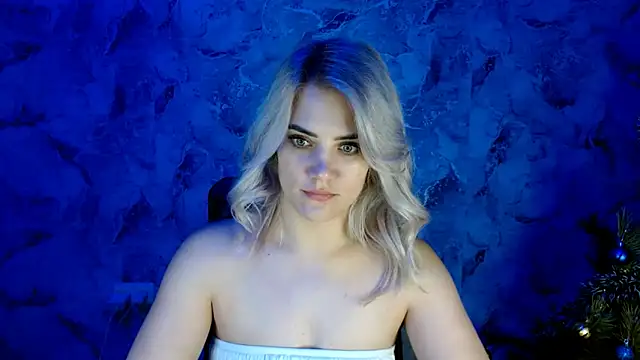 Snapshot of nika_gold1 chatting on December 28, 5:35 pm nika gold1 online show from December 28, 5:35 pm