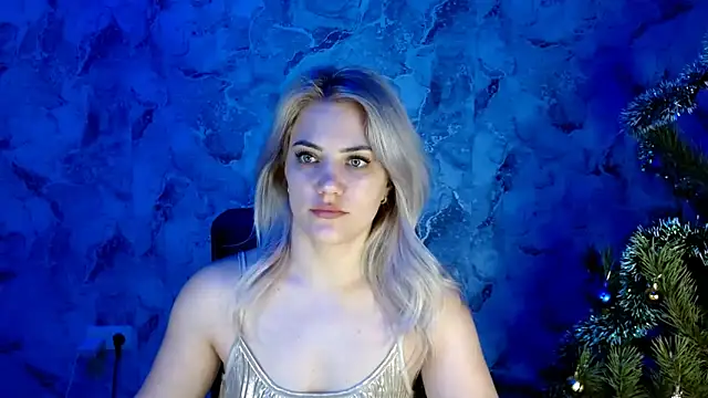 Snapshot of nika_gold1 chatting on December 30, 4:08 pm nika gold1 online show from December 30, 4:08 pm