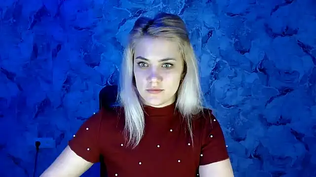 Snapshot of nika_gold1 chatting on January 24, 9:47 pm nika gold1 online show from January 24, 9:47 pm