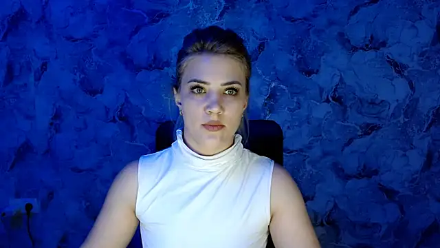 Snapshot of nika_gold1 chatting on March 12, 7:38 pm nika gold1 online show from March 12, 7:38 pm