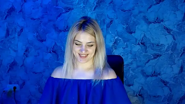 Snapshot of nika_gold1 chatting on March 15, 6:10 pm nika gold1 online show from March 15, 6:10 pm