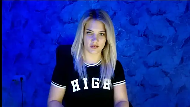 Snapshot of nika_gold1 chatting on October 12, 3:55 pm nika gold1 online show from October 12, 3:55 pm