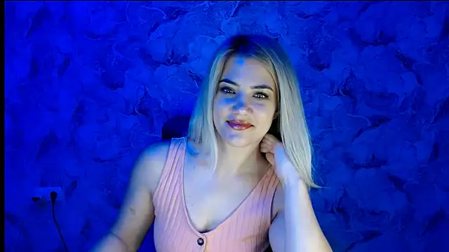 Snapshot of nika_gold1 chatting on October 28, 12:30 pm nika gold1 online show from October 28, 12:30 pm