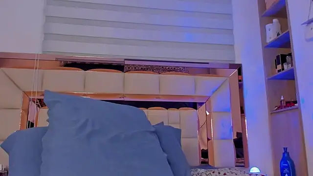 violetta-brown1 online show from March 1, 5:20 am