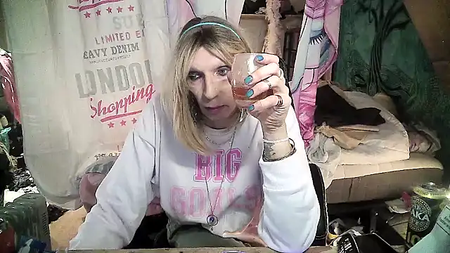 Ombeline1 online show from February 11, 3:18 pm