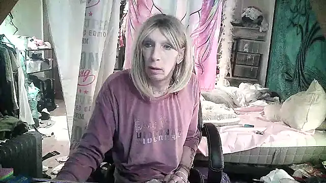 Ombeline1 online show from February 18, 4:15 am