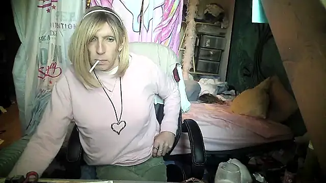 Ombeline1 online show from February 18, 1:33 pm