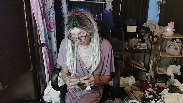 Ombeline1 online show from September 16, 4:57 am