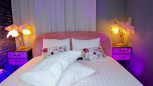 Snapshot of AmedeeaBanks chatting on February 24, 9:02 pm AmedeeaBanks online show from February 24, 9:02 pm