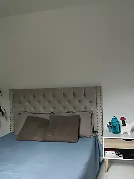 Lia Hurley online show from January 28, 1:16 pm