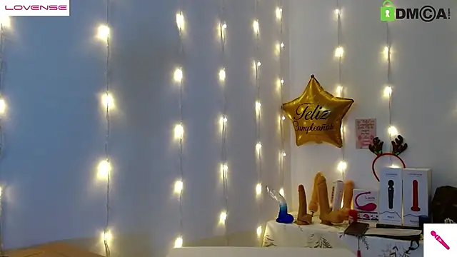 Snapshot of Hot_Candy_ chatting on December 30, 7:42 pm Hot Candy online show from December 30, 7:42 pm