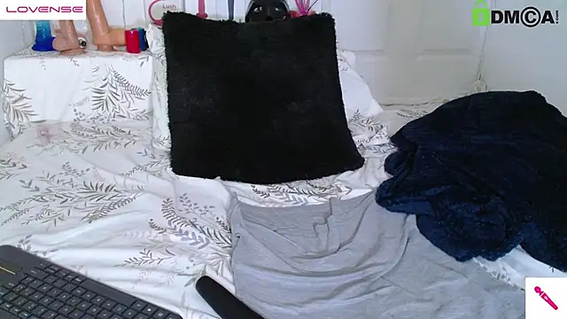 Snapshot of Hot_Candy_ chatting on January 9, 4:39 pm Hot Candy online show from January 9, 4:39 pm