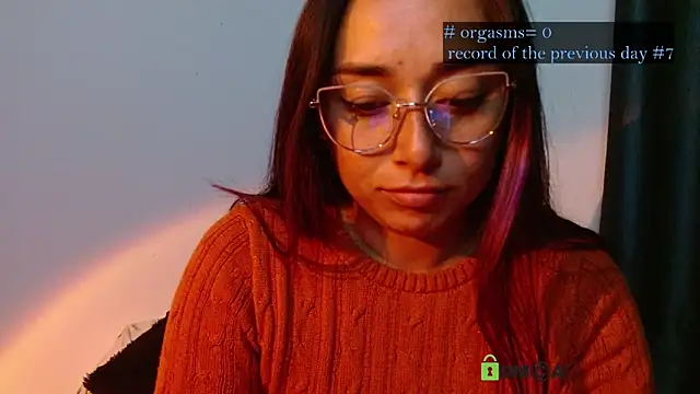 Snapshot of Hot_Candy_ chatting on September 28, 3:45 am Hot Candy online show from September 28, 3:45 am