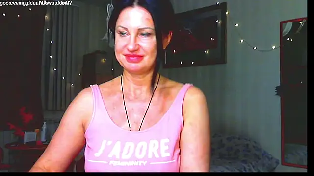 hornymommy69  online show from December 18, 8:14 pm