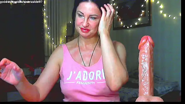 hornymommy69  online show from December 21, 9:15 pm