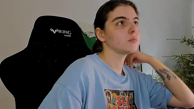 emmamurrr online show from January 13, 7:21 pm