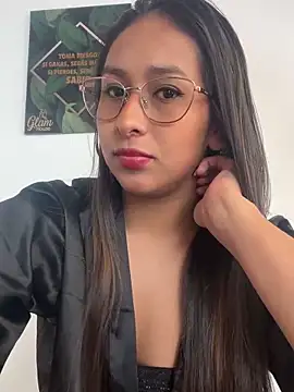 Snapshot of AmelyaMann chatting on February 20, 2:57 pm AmelyaMann online show from February 20, 2:57 pm