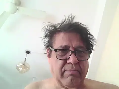 Snapshot of Nuttysub chatting on April 22, 2:03 am Nuttysub online show from April 22, 2:03 am