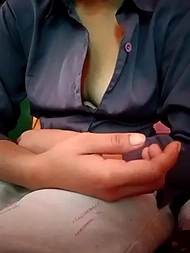 Snapshot of Mangla_Bhabhi chatting on January 22, 8:29 am Mangla Bhabhi online show from January 22, 8:29 am