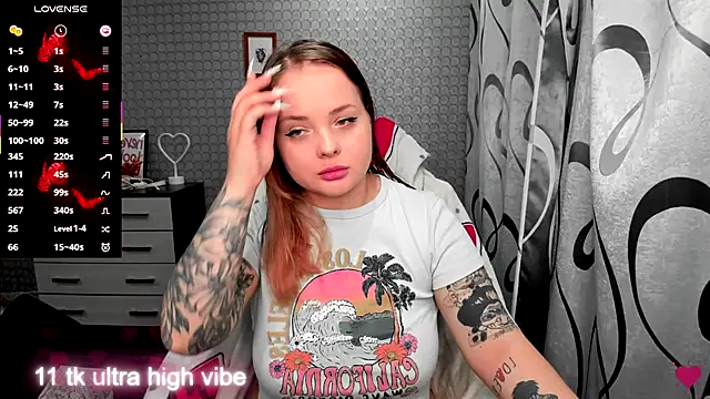 Snapshot of flower_sarah_ chatting on November 13, 6:23 am flower sarah online show from November 13, 6:23 am