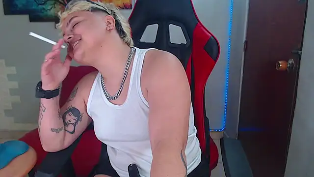 isabeautyx19 online show from January 8, 10:27 pm