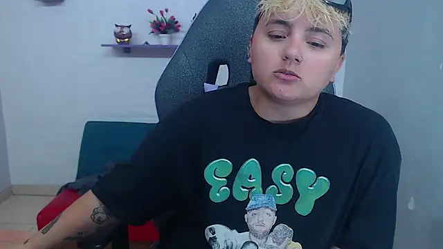 isabeautyx19 online show from February 8, 3:41 am