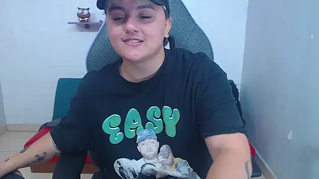 isabeautyx19 online show from February 8, 6:43 am