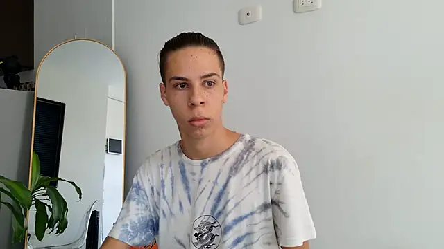 Snapshot of grey___27 chatting on February 9, 9:06 pm grey 27 online show from February 9, 9:06 pm