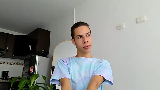 Snapshot of grey___27 chatting on February 27, 5:47 pm grey 27 online show from February 27, 5:47 pm