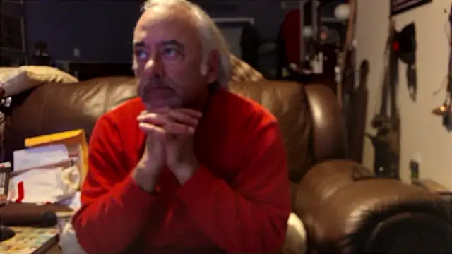 Snapshot of PincheDave4u chatting on December 5, 2:42 am PincheDave4u online show from December 5, 2:42 am