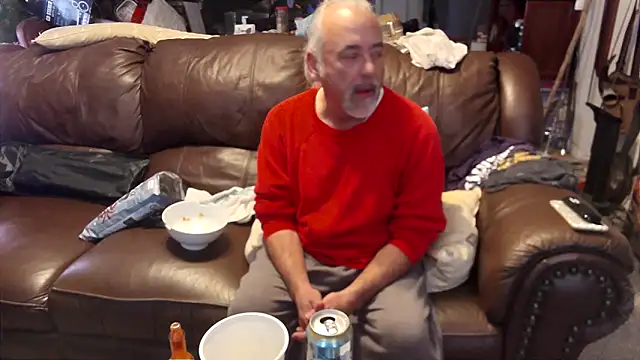 Snapshot of PincheDave4u chatting on February 12, 9:43 pm PincheDave4u online show from February 12, 9:43 pm