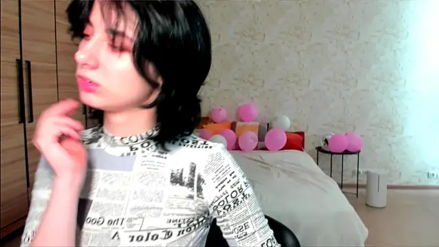 Snapshot of JulisSweet chatting on February 15, 7:27 am JulisSweet online show from February 15, 7:27 am