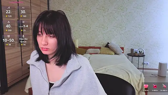 Snapshot of JulisSweet chatting on October 12, 6:34 am JulisSweet online show from October 12, 6:34 am