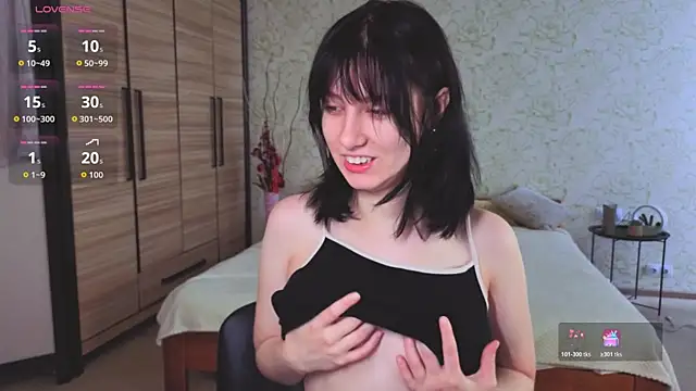 Snapshot of JulisSweet chatting on October 17, 9:23 am JulisSweet online show from October 17, 9:23 am