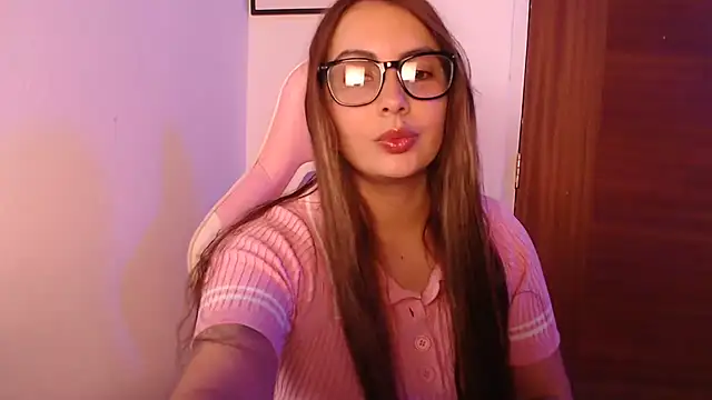 lalawhitte online show from April 11, 7:07 pm