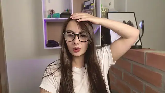 Snapshot of lalawhitte chatting on July 8, 6:34 pm lalawhitte online show from July 8, 6:34 pm