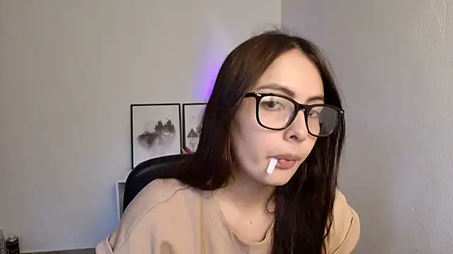Snapshot of lalawhitte chatting on July 18, 4:33 pm lalawhitte online show from July 18, 4:33 pm