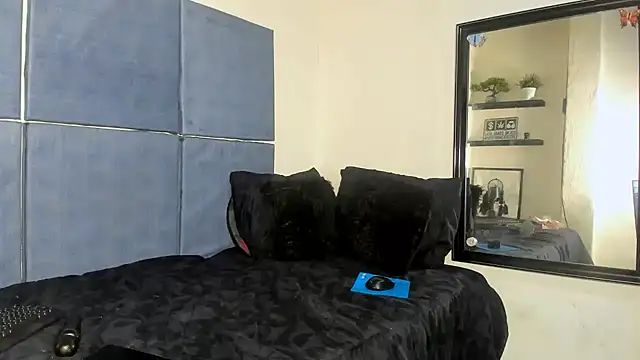 Ebonydollxx online show from December 15, 7:18 pm