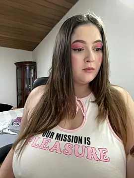 Kamilla Loop online show from February 17, 12:40 am