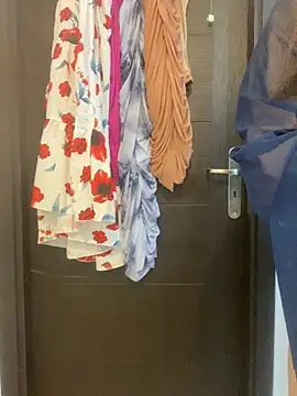 Snapshot of Hot-Sarah-arab chatting on January 2, 1:08 pm Hot-Sarah-arab online show from January 2, 1:08 pm