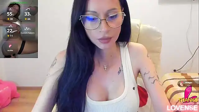 kissnicol32 online show from April 4, 4:48 pm