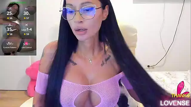 kissnicol32 online show from July 11, 3:26 pm